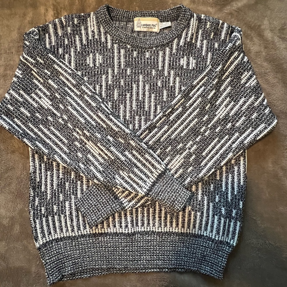 London Fog Black and White Crewneck Sweater